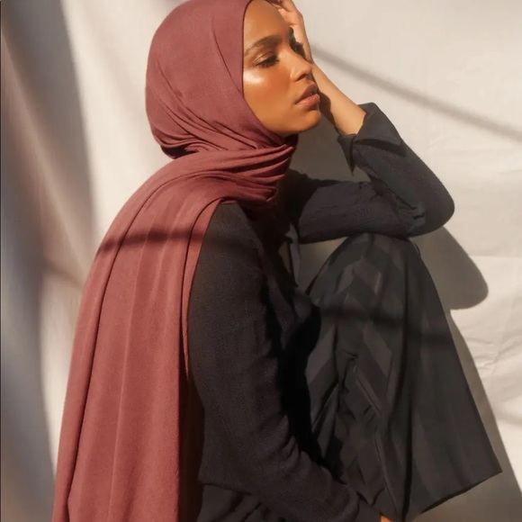 Bamboo Woven Hijab in 2 colors - Picture 4 of 5